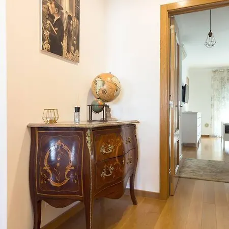 Luxury In Expo Apartament